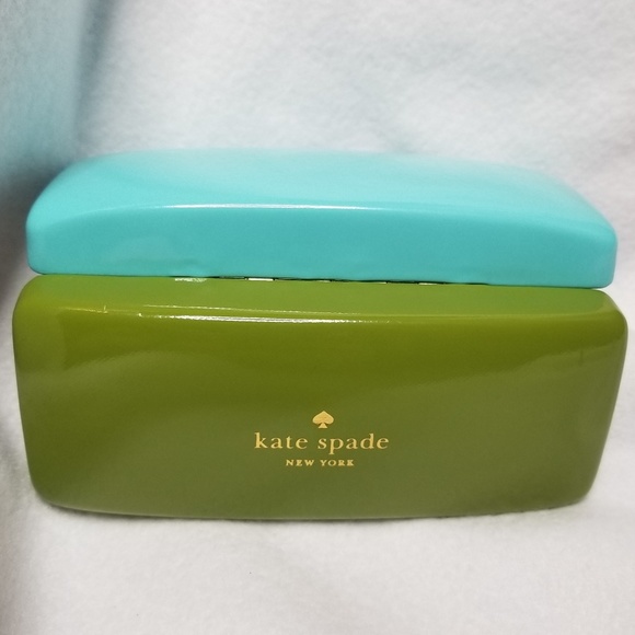 Kate Spade Sunglass Case and Cleaning Cloth - Picture 2 of 3